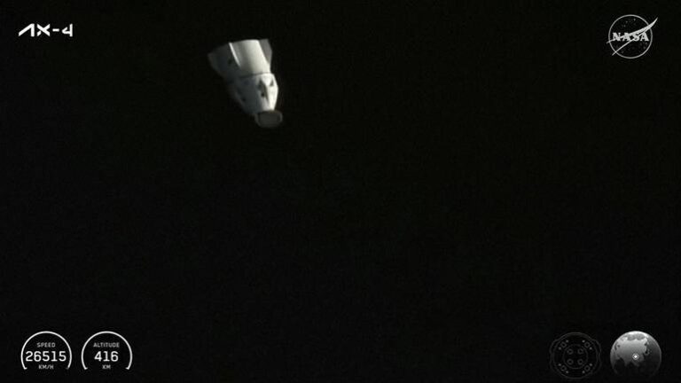 20 günlük uzay görevini tamamlayan 4 astronot döndü